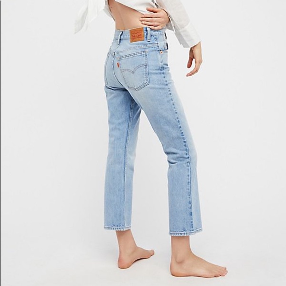 Levi's • 517 Bootcut Cropped High rise Jeans